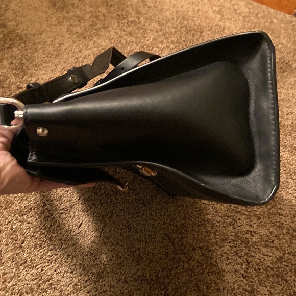 MICHAEL KORS SHOULDER BAG WITH HANDLE. SHARP LOOKING! Like new! - Picture 15 of 15